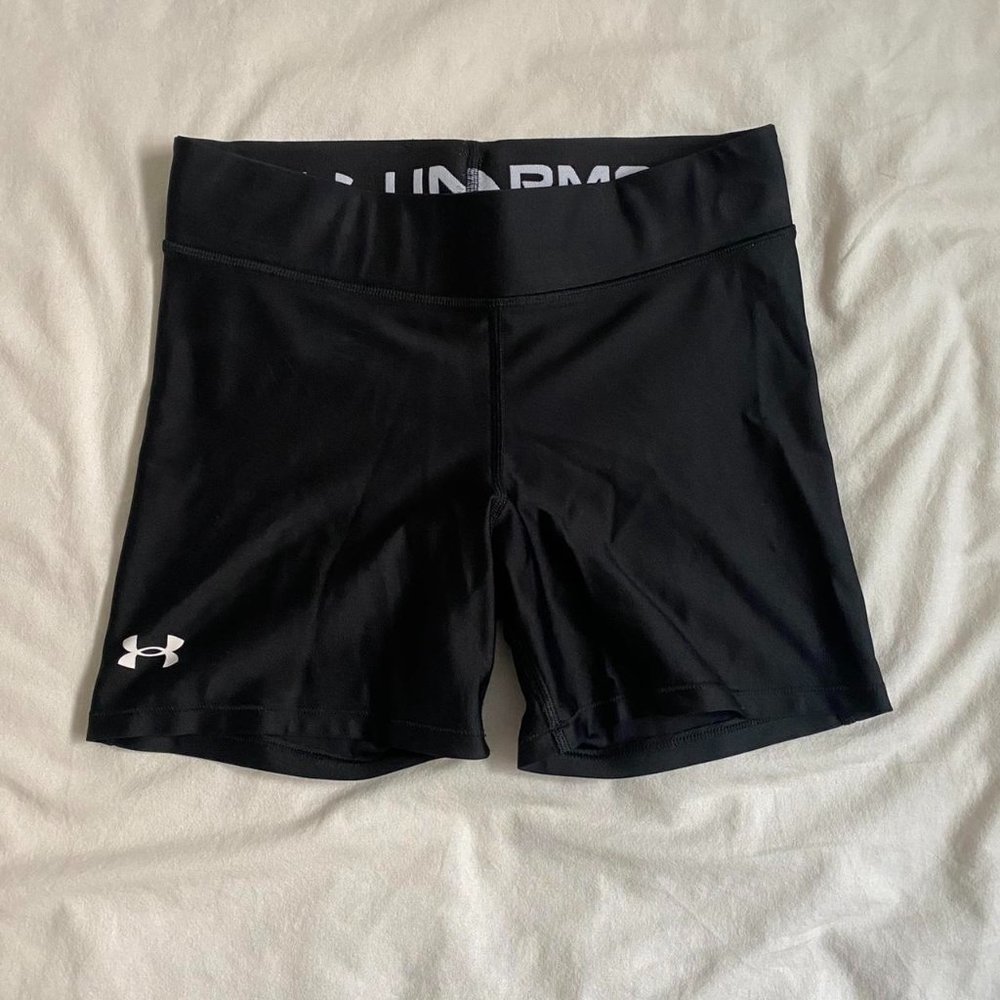 Under Armour compression shorts (Medium sports shorts)